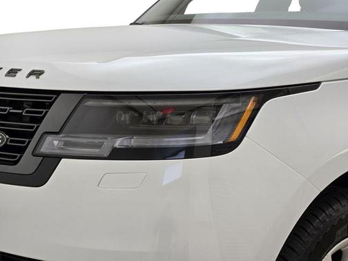 Ostuni Pearl White Metallic 2024 Land Rover Range Rover P400 SE