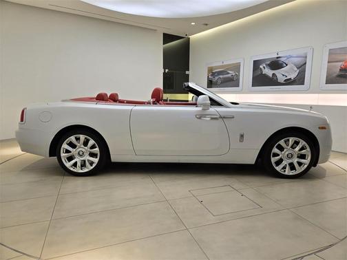 2017 Rolls-Royce Dawn Base