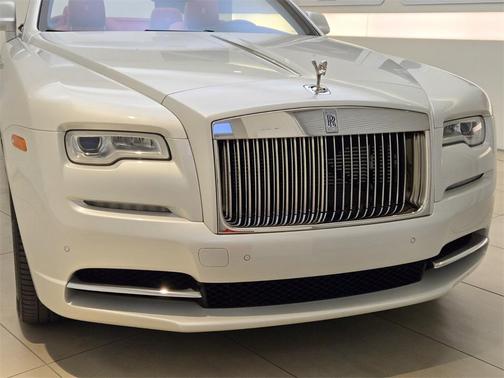 2017 Rolls-Royce Dawn Base