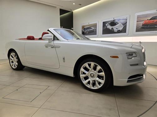 2017 Rolls-Royce Dawn Base