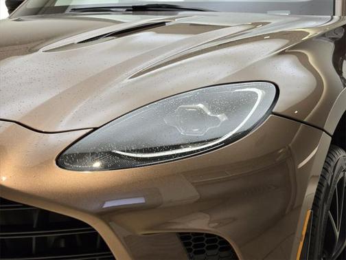 2025 Aston Martin DBX 707