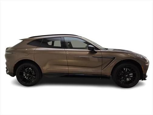 2025 Aston Martin DBX 707