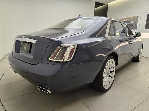 2025 Rolls-Royce Ghost 