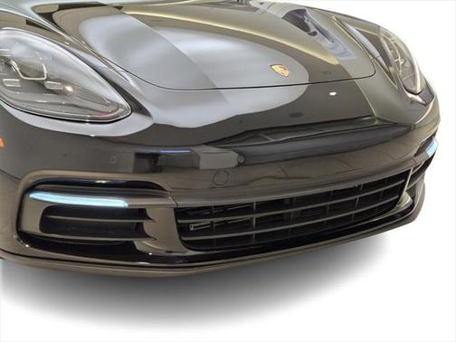 2018 Porsche Panamera 4