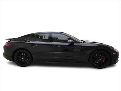 2018 Porsche Panamera 4