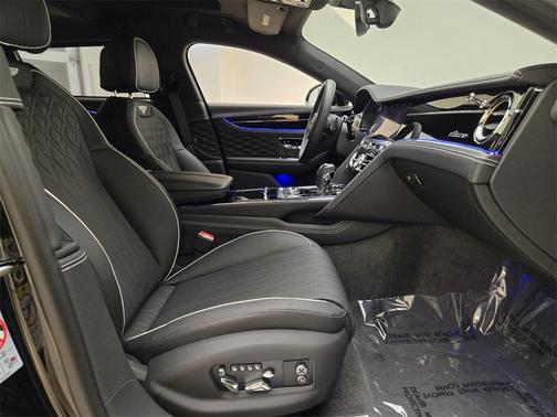2023 Bentley Flying Spur V8