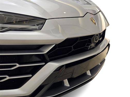2021 Lamborghini Urus Graphite Capsule