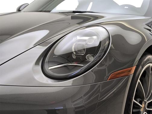 2020 Porsche 911 Carrera