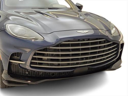 2025 Aston Martin DBX 707
