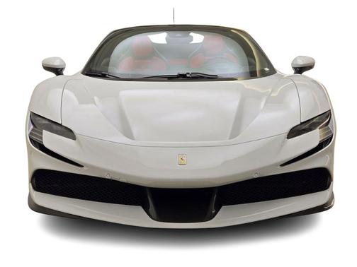 Bianco 2023 Ferrari SF90 Spider