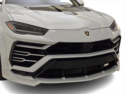 2020 Lamborghini Urus Base