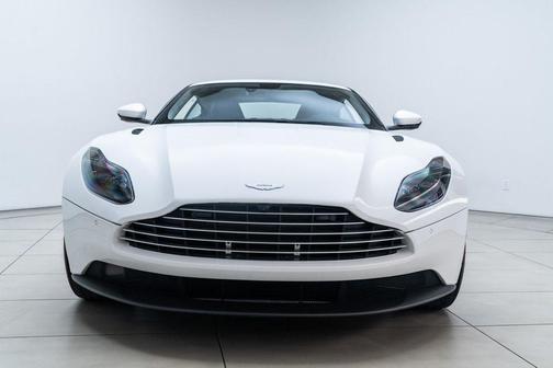 Photo 4 of 48 of 2020 Aston Martin DB11 V8