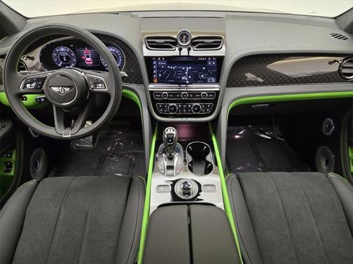 2025 Bentley Bentayga V8