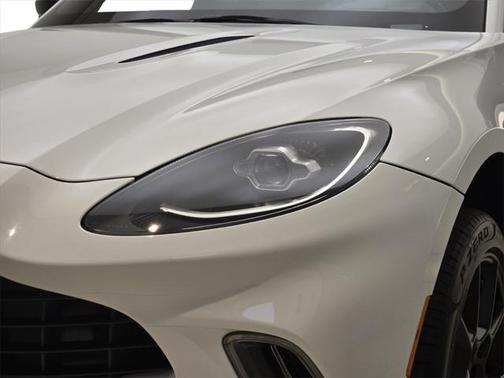 2021 Aston Martin DBX Base