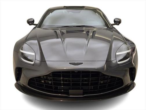 2025 Aston Martin Vantage 