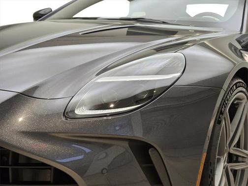 2025 Aston Martin Vantage 