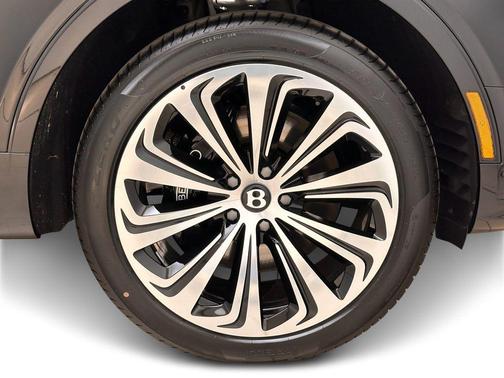 2024 Bentley Bentayga V8