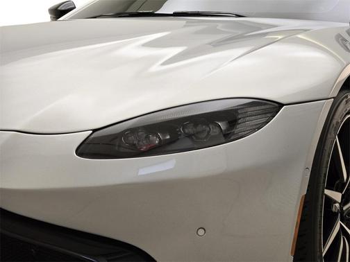 2019 Aston Martin Vantage Base