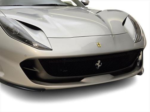 2020 Ferrari 812 Superfast Base