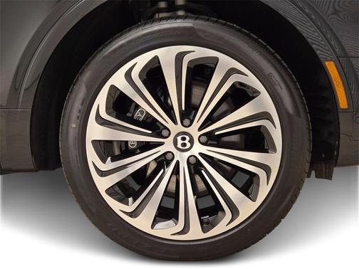 2025 Bentley Bentayga V8