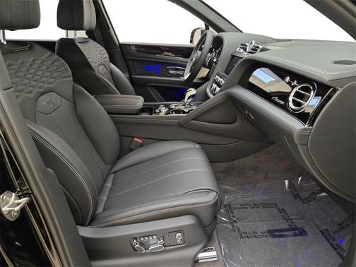 2025 Bentley Bentayga V8