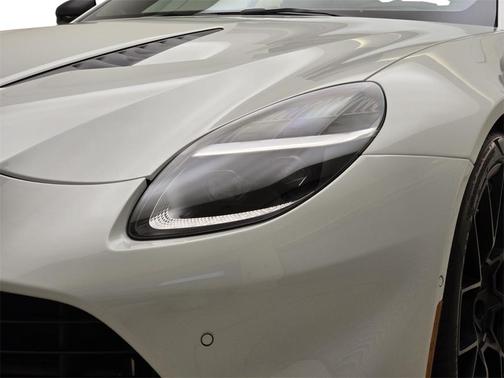 2025 Aston Martin Vanquish V12