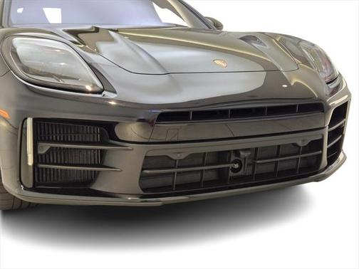 2024 Porsche Panamera 4