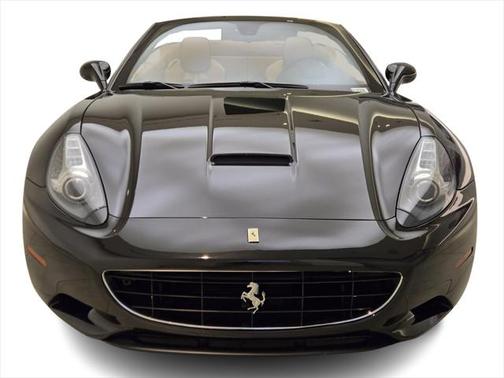 2012 Ferrari California Base