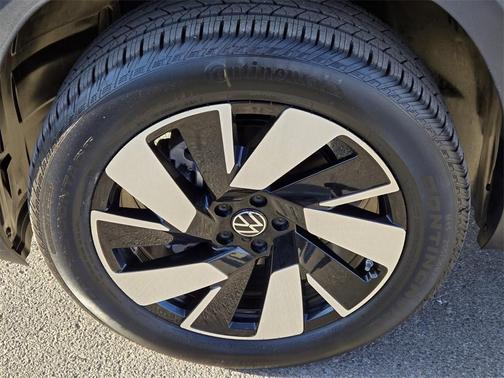 2025 Volkswagen Atlas Cross Sport 2.0T SEL