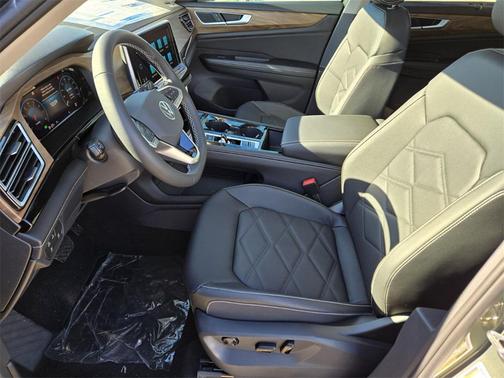 2026 Volkswagen Atlas 2.0T SE w/Technology 4MOTION