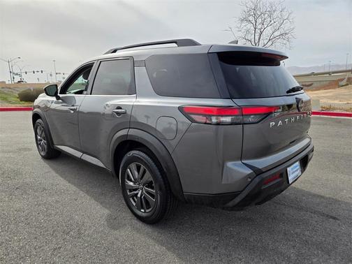 2022 Nissan Pathfinder SV 2WD