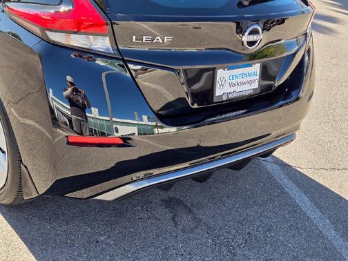Super Black 2025 Nissan Leaf S