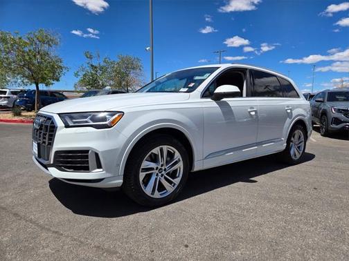 2023 Audi Q7 55 Premium Plus