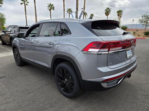 2025 Volkswagen Atlas Cross Sport 2.0T SE w/Technology 4MOTION