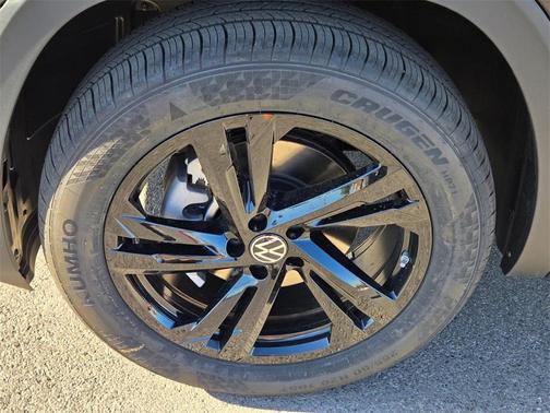 2026 Volkswagen Atlas Cross Sport 2.0T SEL