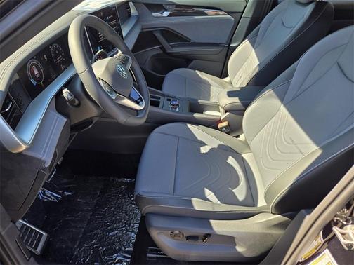 2025 Volkswagen Tiguan 2.0T SE R-Line Black
