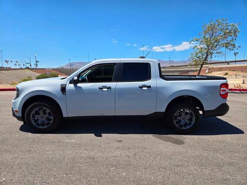 Space White Metallic 2025 Ford Maverick XLT