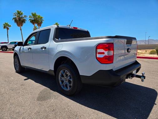 Space White Metallic 2025 Ford Maverick XLT