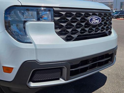 Space White Metallic 2025 Ford Maverick XLT