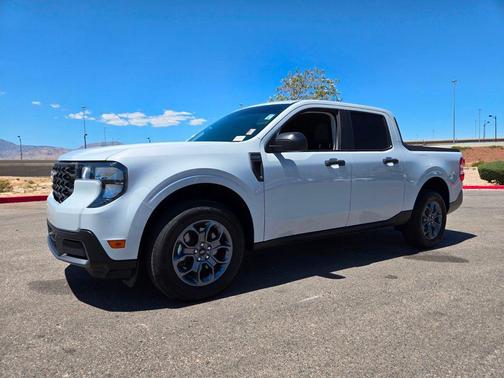 Space White Metallic 2025 Ford Maverick XLT