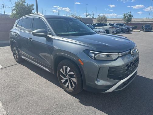 Platinum Gray Metallic 2025 Volkswagen Tiguan 2.0T S