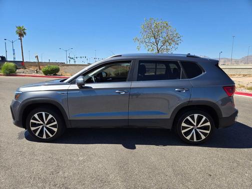 Gray 2022 Volkswagen Taos 1.5T SE