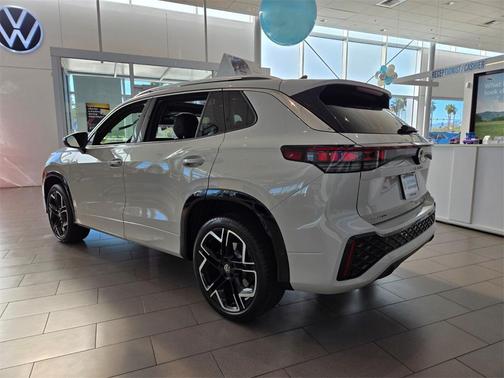 2026 Volkswagen Tiguan 2.0T SEL R-Line 4MOTION