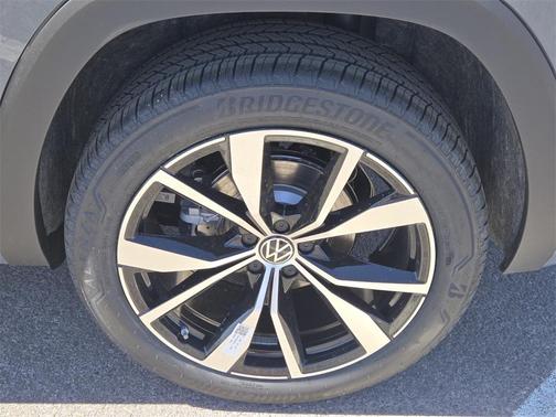 2025 Volkswagen Atlas Cross Sport 2.0T SEL Premium