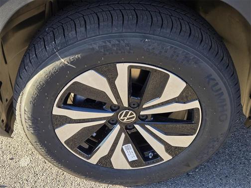 2026 Volkswagen Atlas Cross Sport 2.0T SE