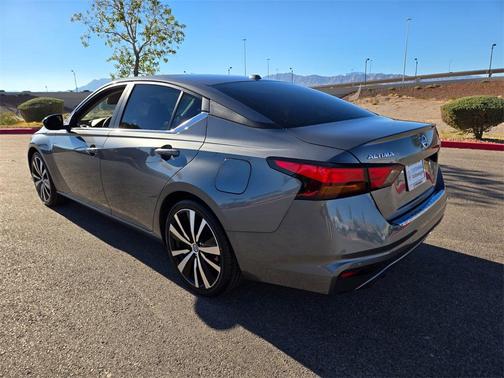 2022 Nissan Altima SR FWD