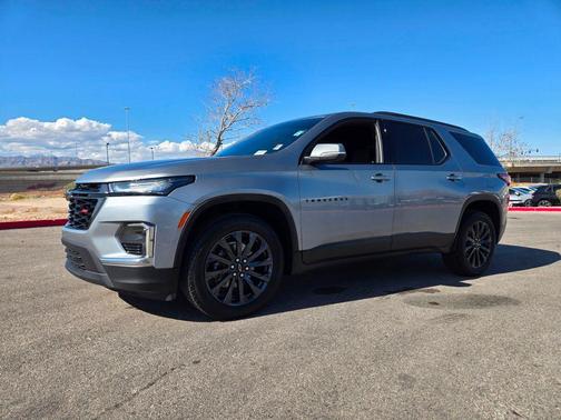 Sterling Gray Metallic 2023 Chevrolet Traverse RS