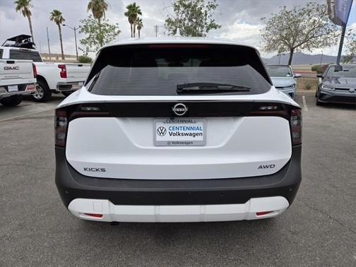 2025 Nissan Kicks S