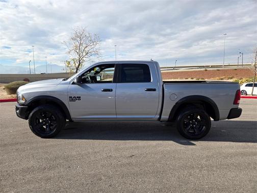 2024 RAM 1500 Classic Warlock Crew Cab 4x4 5'7' Box