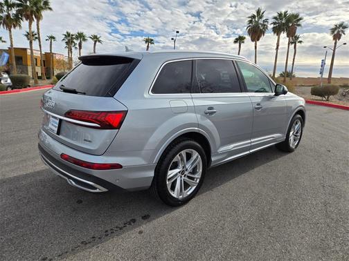 2024 Audi Q7 55 Premium Plus